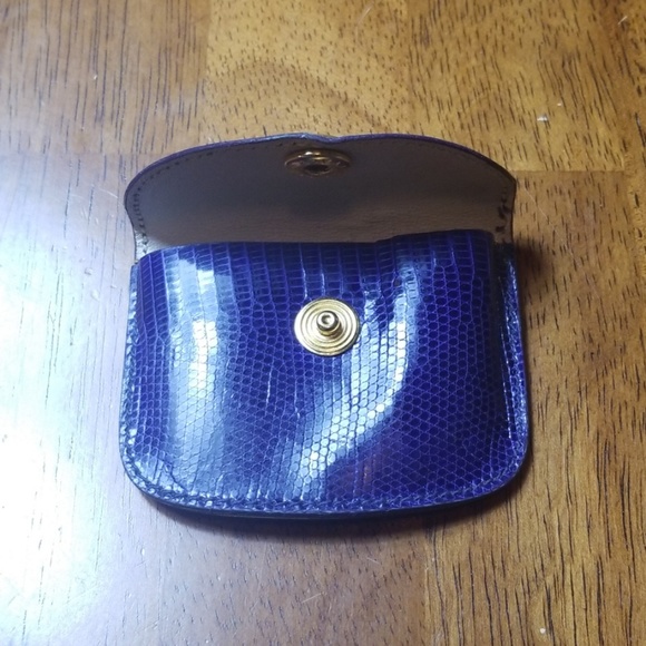 Authentic Gucci - Picture 5 of 8